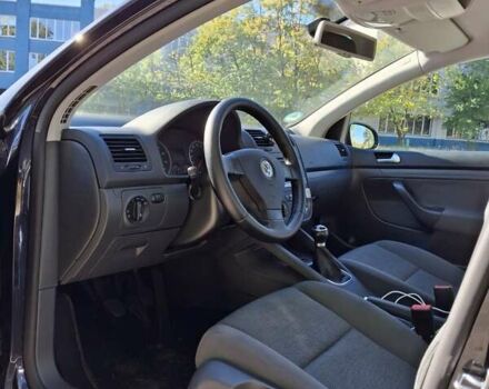 Черный Фольксваген Гольф, объемом двигателя 1.4 л и пробегом 276 тыс. км за 6600 $, фото 26 на Automoto.ua