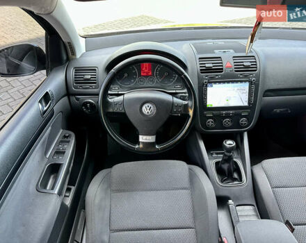 Черный Фольксваген Гольф, объемом двигателя 1.4 л и пробегом 215 тыс. км за 5999 $, фото 10 на Automoto.ua