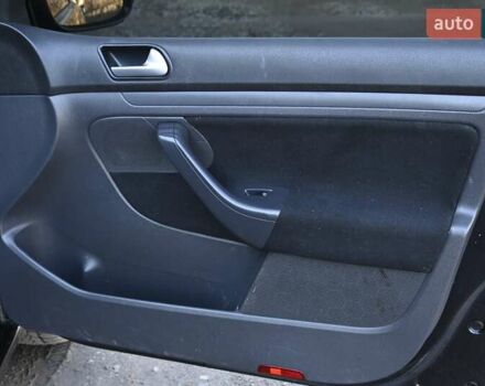 Чорний Фольксваген Гольф, об'ємом двигуна 1.4 л та пробігом 212 тис. км за 5555 $, фото 26 на Automoto.ua