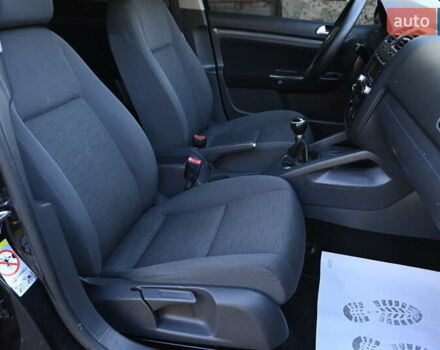 Чорний Фольксваген Гольф, об'ємом двигуна 1.4 л та пробігом 212 тис. км за 5555 $, фото 28 на Automoto.ua