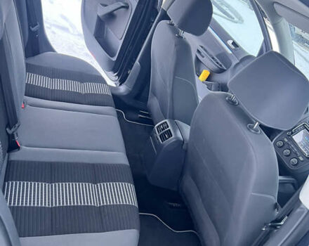 Черный Фольксваген Гольф, объемом двигателя 1.4 л и пробегом 258 тыс. км за 5850 $, фото 12 на Automoto.ua