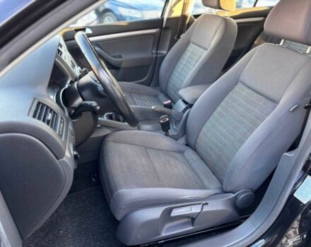 Черный Фольксваген Гольф, объемом двигателя 1.6 л и пробегом 198 тыс. км за 6999 $, фото 11 на Automoto.ua