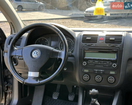 Черный Фольксваген Гольф, объемом двигателя 1.9 л и пробегом 333 тыс. км за 5200 $, фото 16 на Automoto.ua