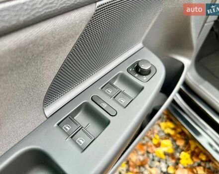 Черный Фольксваген Гольф, объемом двигателя 1.6 л и пробегом 215 тыс. км за 6300 $, фото 53 на Automoto.ua