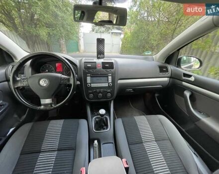 Чорний Фольксваген Гольф, об'ємом двигуна 1.6 л та пробігом 211 тис. км за 6850 $, фото 20 на Automoto.ua