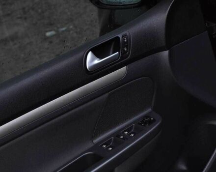 Черный Фольксваген Гольф, объемом двигателя 1.6 л и пробегом 223 тыс. км за 6999 $, фото 10 на Automoto.ua