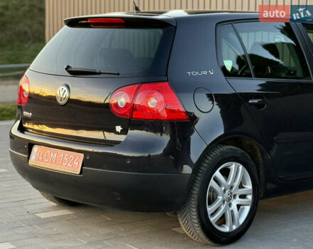 Черный Фольксваген Гольф, объемом двигателя 1.4 л и пробегом 211 тыс. км за 5690 $, фото 46 на Automoto.ua