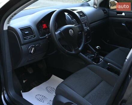 Чорний Фольксваген Гольф, об'ємом двигуна 1.4 л та пробігом 212 тис. км за 5555 $, фото 13 на Automoto.ua