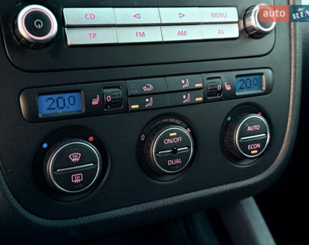 Черный Фольксваген Гольф, объемом двигателя 1.4 л и пробегом 211 тыс. км за 5690 $, фото 79 на Automoto.ua