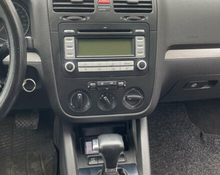 Черный Фольксваген Гольф, объемом двигателя 1.4 л и пробегом 139 тыс. км за 6600 $, фото 8 на Automoto.ua