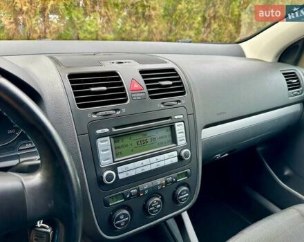 Черный Фольксваген Гольф, объемом двигателя 1.6 л и пробегом 215 тыс. км за 6300 $, фото 60 на Automoto.ua