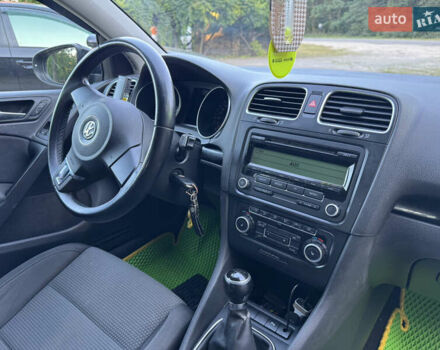 Черный Фольксваген Гольф, объемом двигателя 1.39 л и пробегом 246 тыс. км за 7500 $, фото 18 на Automoto.ua