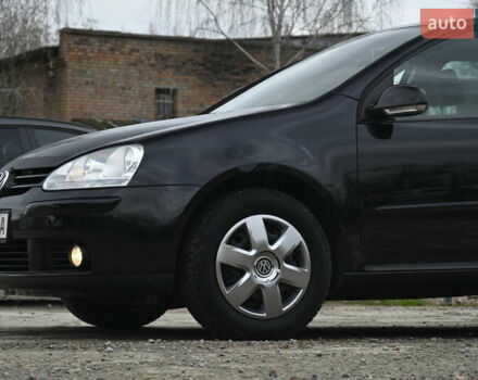 Черный Фольксваген Гольф, объемом двигателя 1.39 л и пробегом 221 тыс. км за 6800 $, фото 4 на Automoto.ua