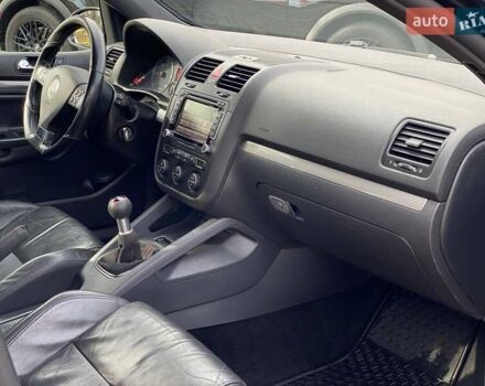 Черный Фольксваген Гольф, объемом двигателя 1.9 л и пробегом 266 тыс. км за 6400 $, фото 12 на Automoto.ua