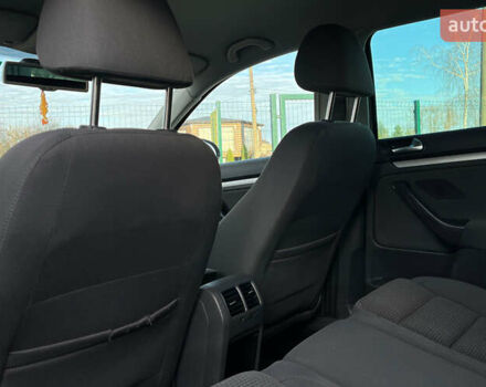 Черный Фольксваген Гольф, объемом двигателя 1.4 л и пробегом 248 тыс. км за 6999 $, фото 20 на Automoto.ua