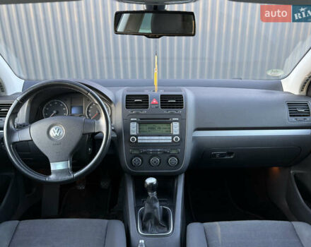 Чорний Фольксваген Гольф, об'ємом двигуна 1.4 л та пробігом 211 тис. км за 5650 $, фото 60 на Automoto.ua