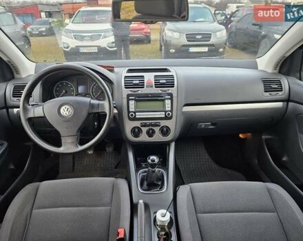 Чорний Фольксваген Гольф, об'ємом двигуна 1.39 л та пробігом 260 тис. км за 5100 $, фото 15 на Automoto.ua