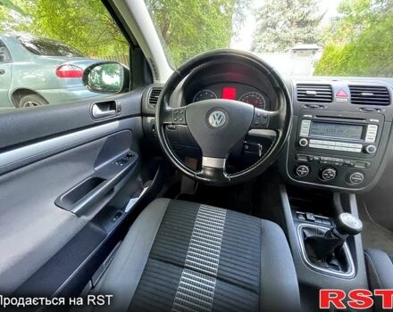 Черный Фольксваген Гольф, объемом двигателя 1.6 л и пробегом 211 тыс. км за 6800 $, фото 6 на Automoto.ua