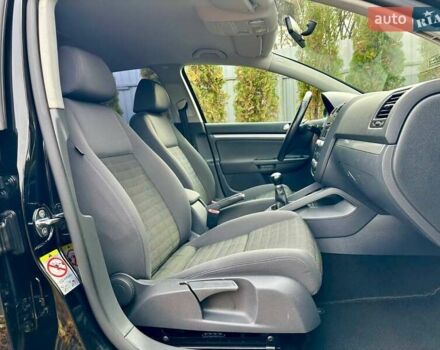 Черный Фольксваген Гольф, объемом двигателя 1.6 л и пробегом 215 тыс. км за 6300 $, фото 77 на Automoto.ua