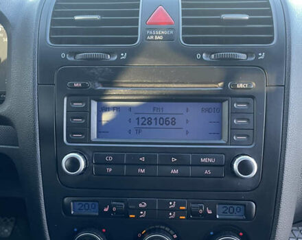 Черный Фольксваген Гольф, объемом двигателя 1.6 л и пробегом 340 тыс. км за 4999 $, фото 14 на Automoto.ua