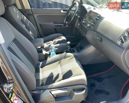 Черный Фольксваген Гольф, объемом двигателя 1.39 л и пробегом 240 тыс. км за 7000 $, фото 8 на Automoto.ua