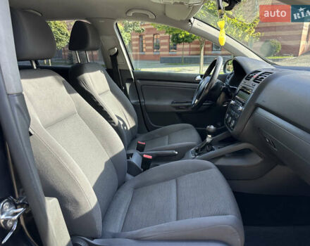 Черный Фольксваген Гольф, объемом двигателя 1.9 л и пробегом 333 тыс. км за 5200 $, фото 18 на Automoto.ua