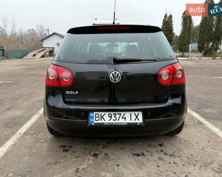 Черный Фольксваген Гольф, объемом двигателя 1.6 л и пробегом 226 тыс. км за 6950 $, фото 5 на Automoto.ua