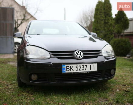 Черный Фольксваген Гольф, объемом двигателя 1.39 л и пробегом 200 тыс. км за 5900 $, фото 2 на Automoto.ua