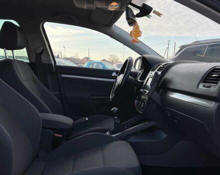 Черный Фольксваген Гольф, объемом двигателя 1.4 л и пробегом 248 тыс. км за 6999 $, фото 22 на Automoto.ua