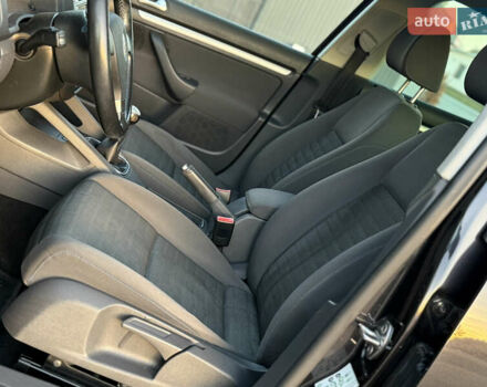 Черный Фольксваген Гольф, объемом двигателя 1.4 л и пробегом 211 тыс. км за 5690 $, фото 55 на Automoto.ua