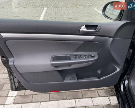 Черный Фольксваген Гольф, объемом двигателя 0 л и пробегом 240 тыс. км за 6600 $, фото 21 на Automoto.ua
