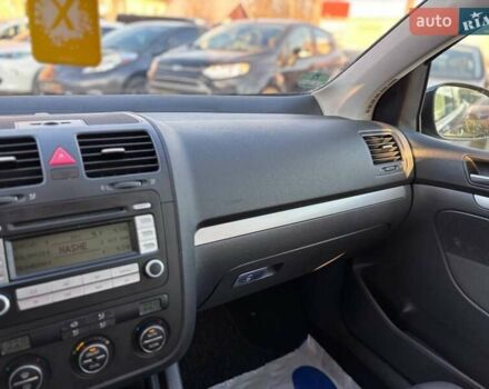 Чорний Фольксваген Гольф, об'ємом двигуна 1.6 л та пробігом 198 тис. км за 6999 $, фото 27 на Automoto.ua