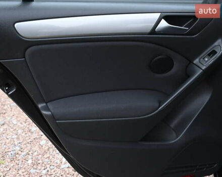 Черный Фольксваген Гольф, объемом двигателя 1.6 л и пробегом 217 тыс. км за 7700 $, фото 27 на Automoto.ua