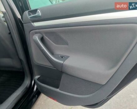 Черный Фольксваген Гольф, объемом двигателя 1.6 л и пробегом 198 тыс. км за 6499 $, фото 27 на Automoto.ua