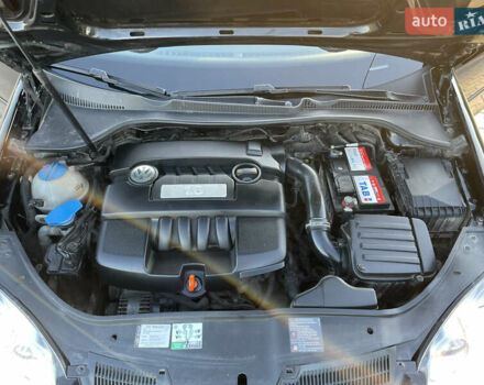 Черный Фольксваген Гольф, объемом двигателя 1.6 л и пробегом 340 тыс. км за 4999 $, фото 31 на Automoto.ua