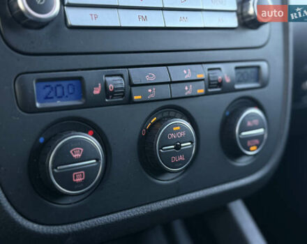 Чорний Фольксваген Гольф, об'ємом двигуна 1.4 л та пробігом 211 тис. км за 5650 $, фото 70 на Automoto.ua