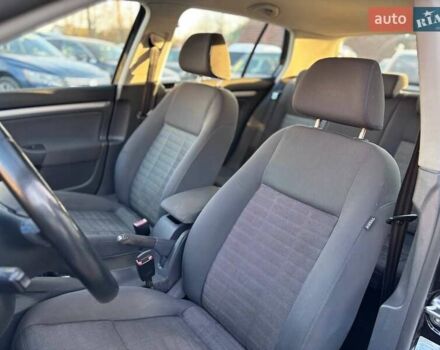 Чорний Фольксваген Гольф, об'ємом двигуна 1.6 л та пробігом 198 тис. км за 6999 $, фото 18 на Automoto.ua