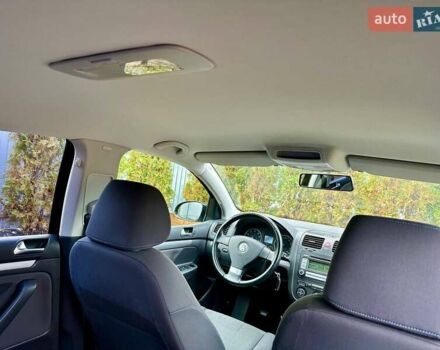 Черный Фольксваген Гольф, объемом двигателя 1.6 л и пробегом 215 тыс. км за 6300 $, фото 87 на Automoto.ua