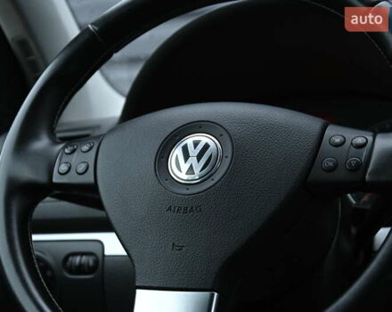 Черный Фольксваген Гольф, объемом двигателя 1.39 л и пробегом 221 тыс. км за 6800 $, фото 26 на Automoto.ua