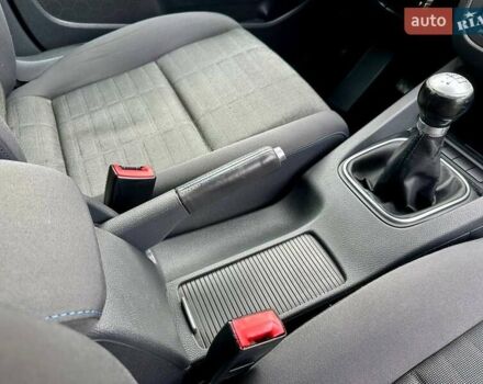 Черный Фольксваген Гольф, объемом двигателя 1.6 л и пробегом 215 тыс. км за 6300 $, фото 79 на Automoto.ua