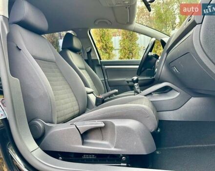 Черный Фольксваген Гольф, объемом двигателя 1.6 л и пробегом 215 тыс. км за 6300 $, фото 92 на Automoto.ua