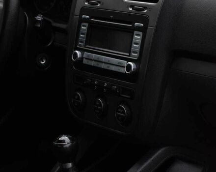 Черный Фольксваген Гольф, объемом двигателя 1.6 л и пробегом 223 тыс. км за 6999 $, фото 14 на Automoto.ua