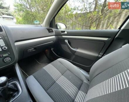 Чорний Фольксваген Гольф, об'ємом двигуна 1.6 л та пробігом 211 тис. км за 6850 $, фото 22 на Automoto.ua