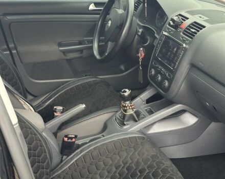 Черный Фольксваген Гольф, объемом двигателя 1.6 л и пробегом 210 тыс. км за 6500 $, фото 5 на Automoto.ua