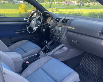 Черный Фольксваген Гольф, объемом двигателя 1.6 л и пробегом 340 тыс. км за 4999 $, фото 10 на Automoto.ua