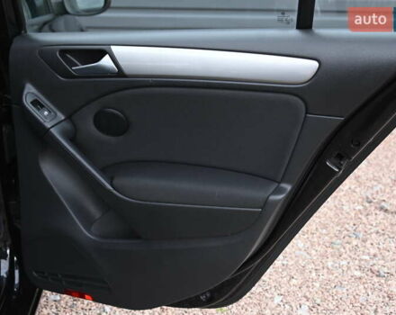 Черный Фольксваген Гольф, объемом двигателя 1.6 л и пробегом 217 тыс. км за 7700 $, фото 31 на Automoto.ua