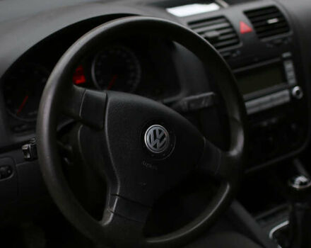 Черный Фольксваген Гольф, объемом двигателя 1.39 л и пробегом 200 тыс. км за 5900 $, фото 6 на Automoto.ua