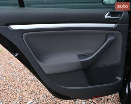 Черный Фольксваген Гольф, объемом двигателя 1.39 л и пробегом 221 тыс. км за 6800 $, фото 20 на Automoto.ua