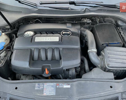 Черный Фольксваген Гольф, объемом двигателя 1.6 л и пробегом 237 тыс. км за 6000 $, фото 6 на Automoto.ua