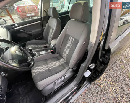 Чорний Фольксваген Гольф, об'ємом двигуна 1.4 л та пробігом 217 тис. км за 5900 $, фото 26 на Automoto.ua